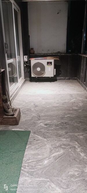 Parking in 3 BHK Builder Floor at Janakpuri – for Sale