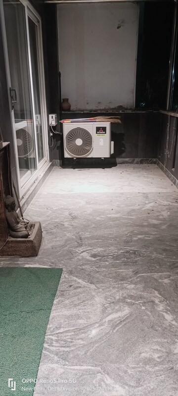 Parking in 3 BHK Builder Floor at Janakpuri – for Sale