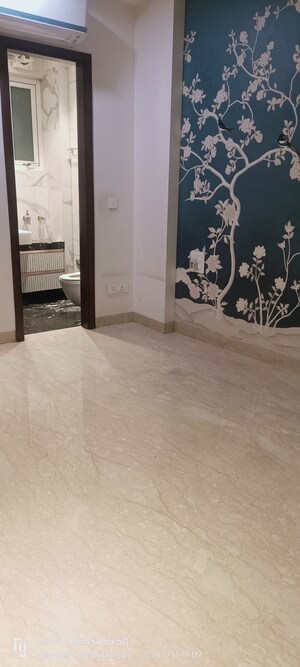 Room in 3 BHK Builder Floor at Janakpuri – for Sale