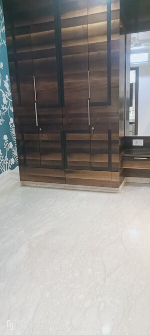 Room in 3 BHK Builder Floor at Janakpuri – for Sale