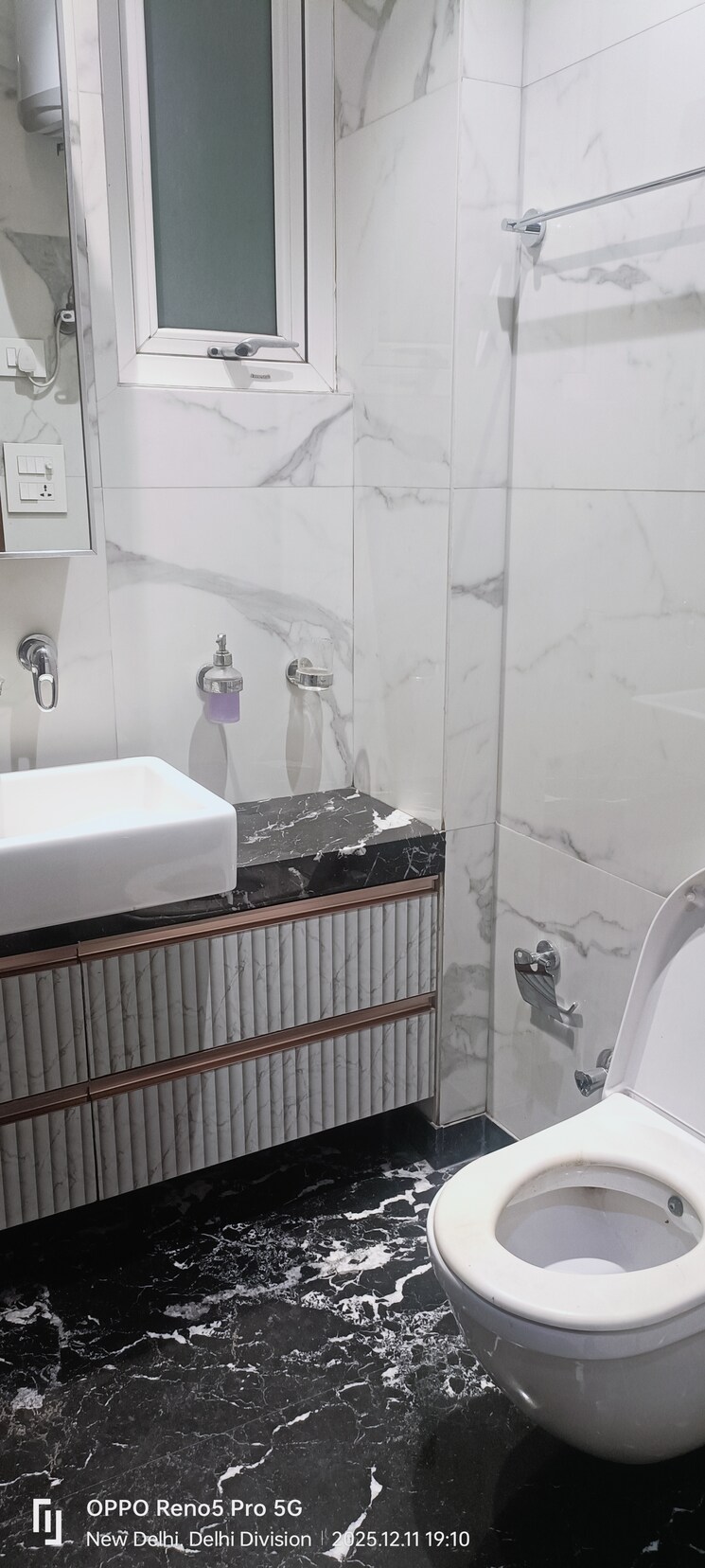 Bathroom, janakpuri 3 Bedroom 1350 Sq.Ft. Builder Floor In Janakpuri Delhi 9655902