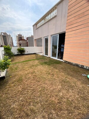 3.5 BHK Villa – Exterior View View at Gomti Nagar - for Sale