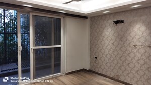 Room in 4 BHK Apartment at Jasminium Apartment, Sector 45 – for Sale