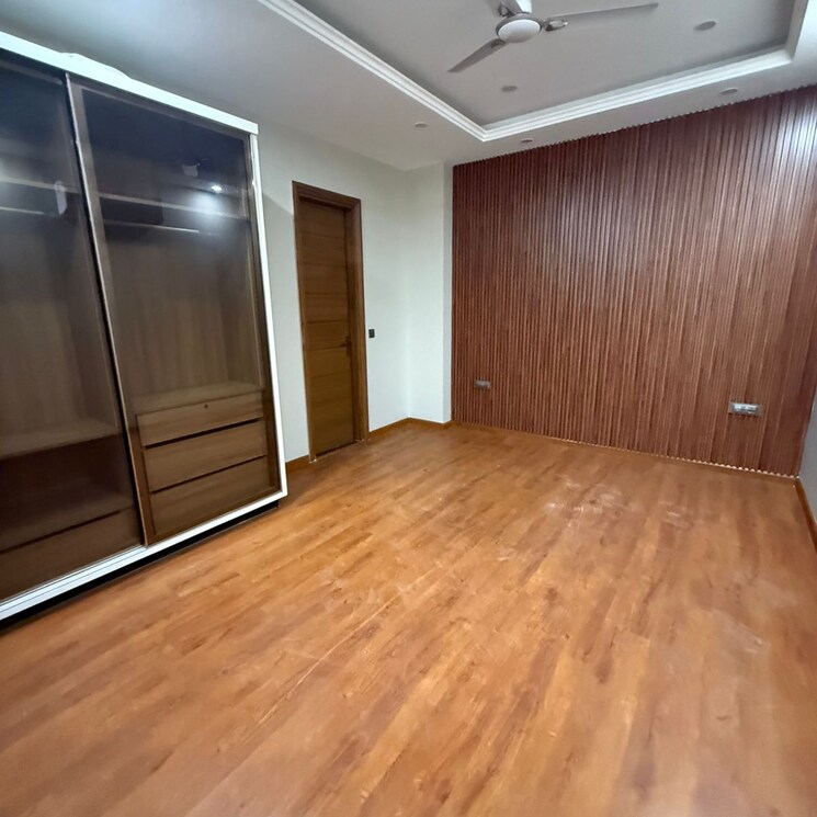 Room, sector 46 3 Bedroom 263 Sq.Yd. Builder Floor In Sector 46 Gurgaon 9655939