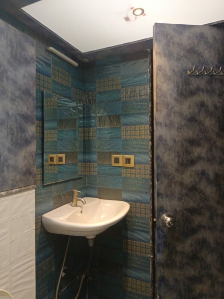 Bathroom, dombivli east 2 Bedroom 850 Sq.Ft. Apartment In Dombivli East Thane 9655981