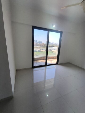 Room in 2 BHK Apartment at Wakad – for Rent