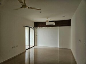 Room in 2 BHK Apartment at Mahindra Vicino, Andheri East – for Rent