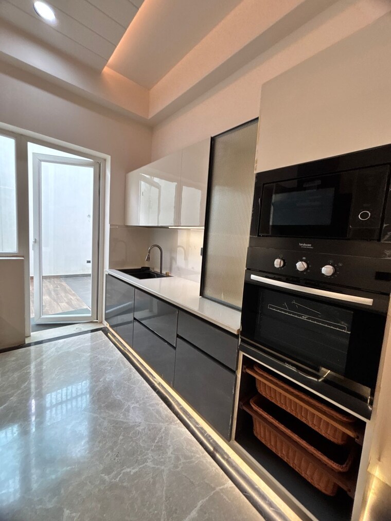 Kitchen, gomti nagar 3.5 Bedroom 2105 Sq.Ft. Villa In Gomti Nagar Lucknow 9656217