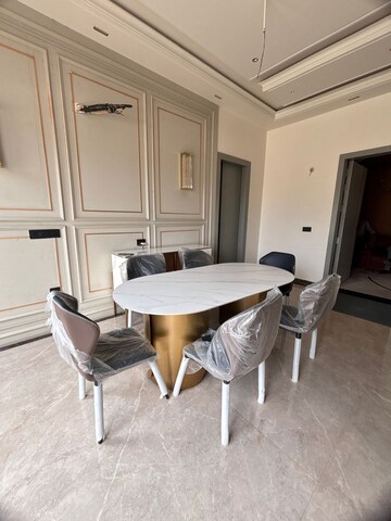 Team Area in 3.5 BHK Villa at Gomti Nagar – for Sale