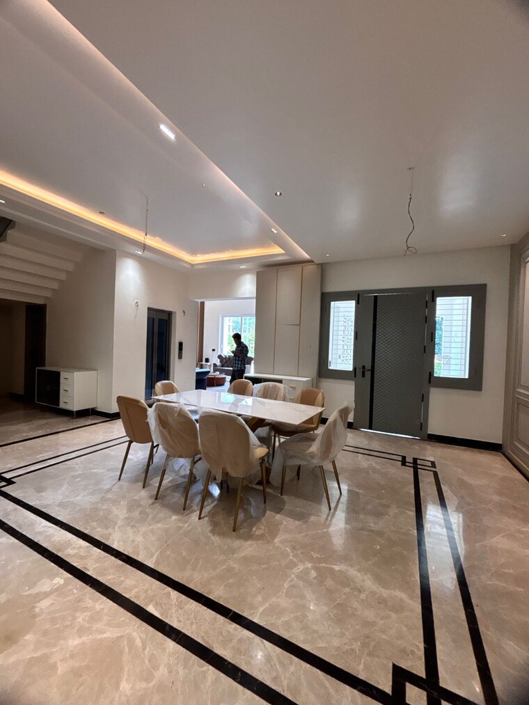 Gym, gomti nagar 3.5 Bedroom 2105 Sq.Ft. Villa In Gomti Nagar Lucknow 9656217