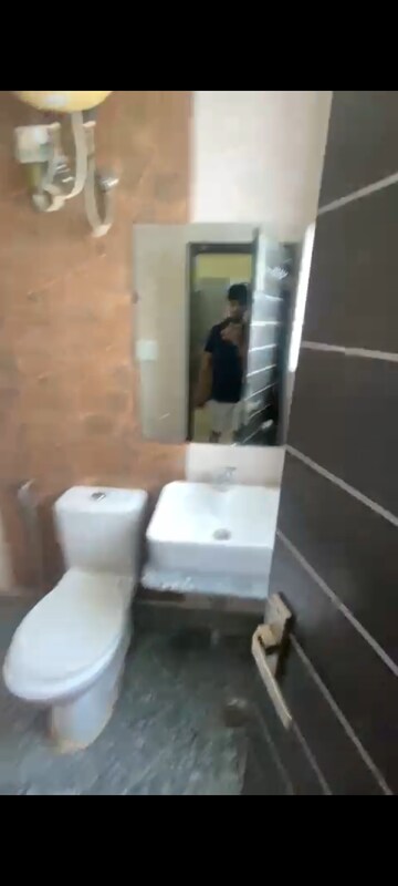 Bathroom in 2 BHK Builder Floor at Unitech Nirvana Country Cedar Crest, Sector 50 – for Rent