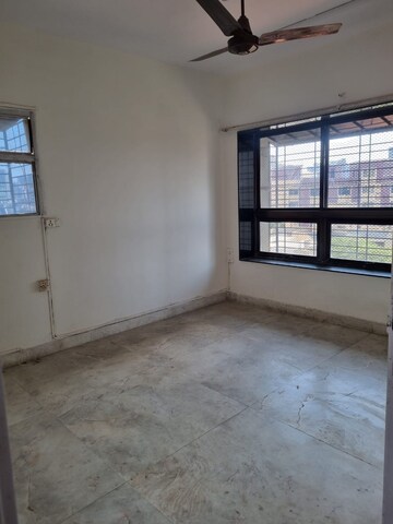 Room in 4 BHK Apartment at Kamal Apartment Andheri, Lokhandwala Complex – for Rent