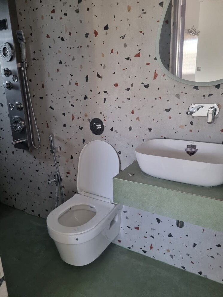 Bathroom, kamal-apartment-andheri 4 Bedroom 1400 Sq.Ft. Apartment In Lokhandwala Complex Mumbai 9656093