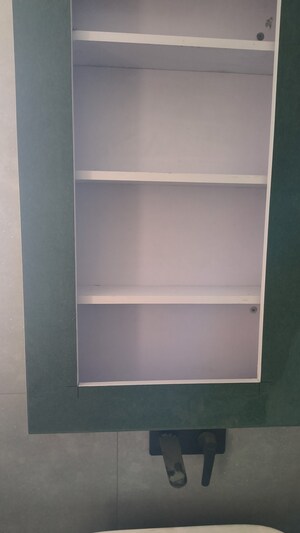 Room in 3.5 BHK Apartment at Shalimar Belvedere Court, Gomti Nagar – for Rent