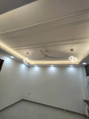 Furnished Amenities in 4 BHK Apartment at Saket – for Rent