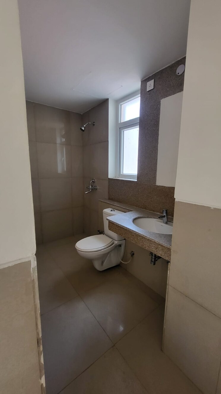 Bathroom, bestech-park-view-grand-spa 3.5 Bedroom 2660 Sq.Ft. Apartment In Sector 81 Gurgaon 9656181