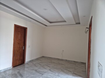 Room in 3 BHK Independent House at Sector 82 – for Sale