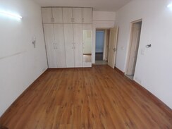 4 BHK + Servant Room Apartment For Sale in DLF Trinity Towers