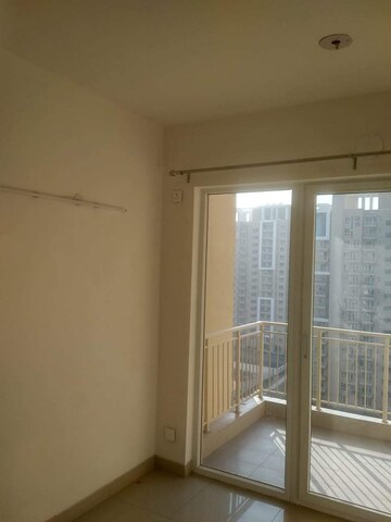 Room in 3 BHK Apartment at Bestech Park View Grand Spa, Sector 81 – for Sale