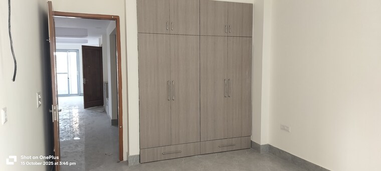 Room, sector 55 3 Bedroom 180 Sq.Yd. Builder Floor In Sector 55 Gurgaon 9656246