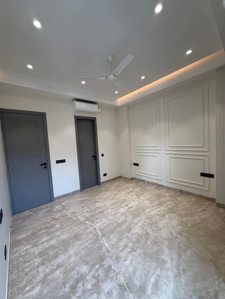 Room, freedom fighters enclave 3 Bedroom 1600 Sq.Ft. Apartment In Freedom Fighters Enclave Delhi 9656257