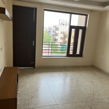 Room in 3 BHK Builder Floor at Sector 46 – for Sale