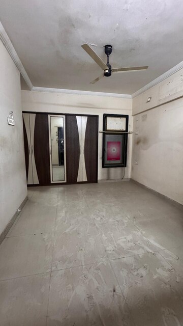 Room in 2 BHK Apartment at Regency Estate, Dombivli East – for Sale