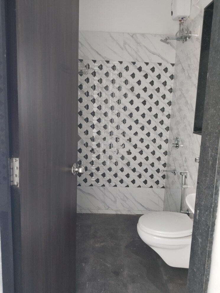 Bathroom, uk-iridium 2 Bedroom 546 Sq.Ft. Apartment In Kandivali East Mumbai 9656401