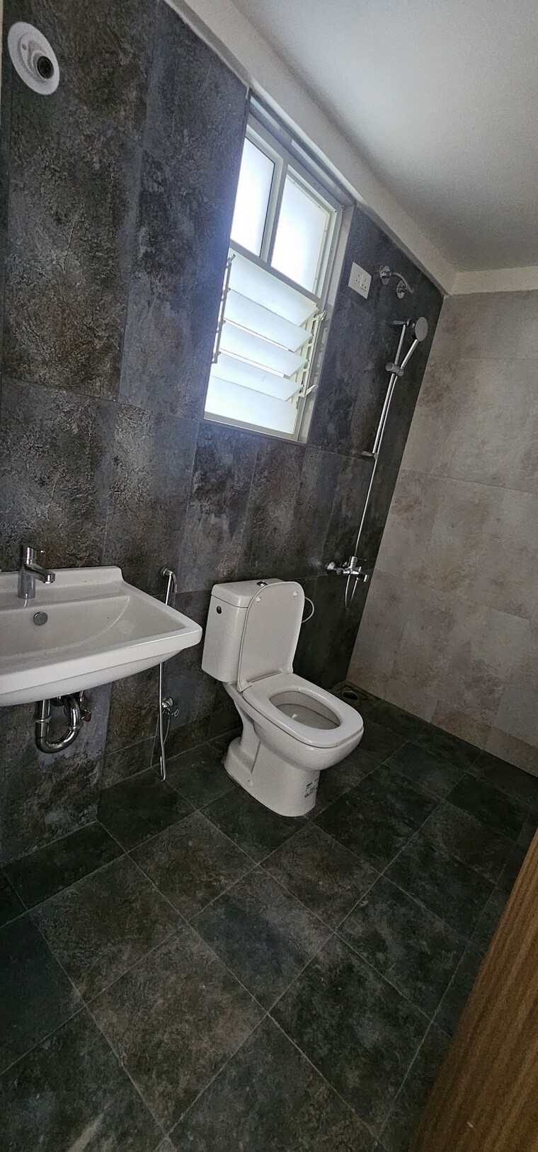 Bathroom, nanded-city-sur 2.5 Bedroom 850 Sq.Ft. Apartment In Nanded Pune 9656492