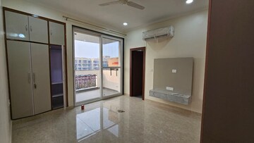 Room in 3 BHK Apartment at Sector 45 – for Rent