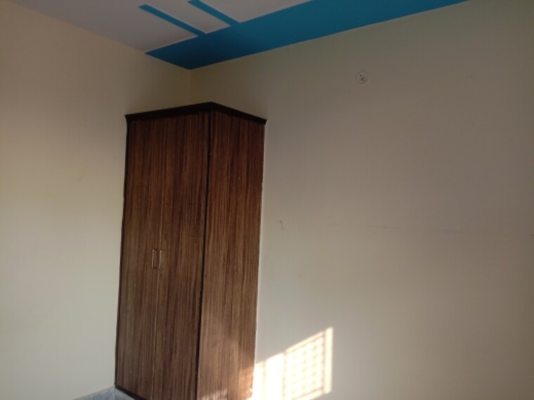 Room, dwarka mor 2 Bedroom 500 Sq.Ft. Builder Floor In Dwarka Mor Delhi 9656650
