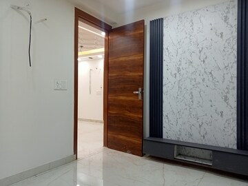 Room in 1 BHK Builder Floor at Mahavir Enclave 1 – for Rent