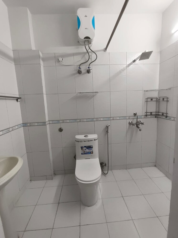 Bathroom, south-city-arcade 2 Bedroom 1800 Sq.Ft. Apartment In Sector 41 Gurgaon 9656770