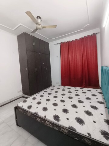 Bedroom in 2 BHK Apartment at South City Arcade, Sector 41 – for Rent
