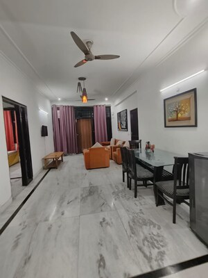 2 BHK Apartment For Rent in South City Arcade, Sector 41