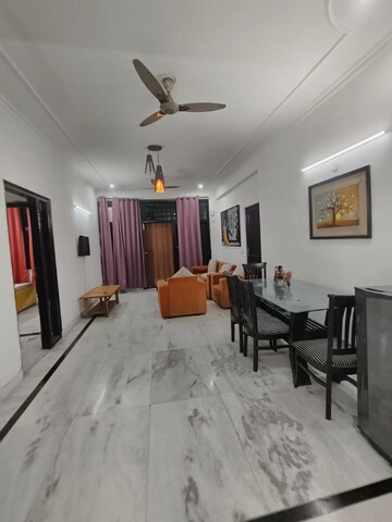 2 BHK Apartment For Rent in South City Arcade, Sector 41