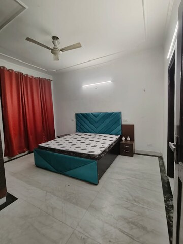 Bedroom in 2 BHK Apartment at South City Arcade, Sector 41 – for Rent