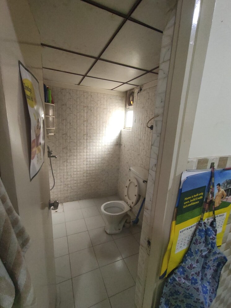 Bathroom, gaur-city-7th-avenue 2.5 Bedroom 1205 Sq.Ft. Apartment In Sector 4 Greater Noida Greater Noida 9656771