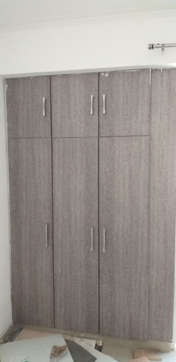 Furnished Amenities in 2.5 BHK Apartment at Gaur City 7th Avenue, Sector 4 Greater Noida – for Sale