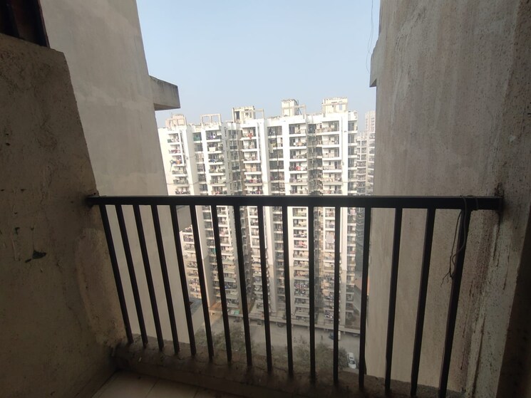 Balcony, gaur-city-7th-avenue 2.5 Bedroom 1205 Sq.Ft. Apartment In Sector 4 Greater Noida Greater Noida 9656771