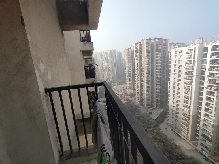 Balcony, gaur-city-7th-avenue 2.5 Bedroom 1205 Sq.Ft. Apartment In Sector 4 Greater Noida Greater Noida 9656771