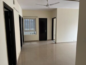 Room in 4 BHK Apartment at Puri Vip Floors, Sector 81 – for Sale