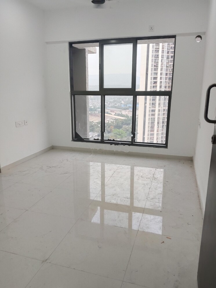 Room, uk-iridium 1 Bedroom 412 Sq.Ft. Apartment In Kandivali East Mumbai 9656728