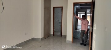 Room in 3 BHK Builder Floor at Sector 55 – for Sale