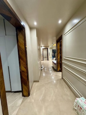 Building Lobby in 1 RK Apartment at Sector 22 – for Rent