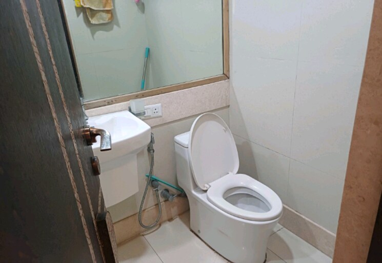 Bathroom, hiranandani-meadows 3 Bedroom 1300 Sq.Ft. Apartment In Manpada Thane 9656921