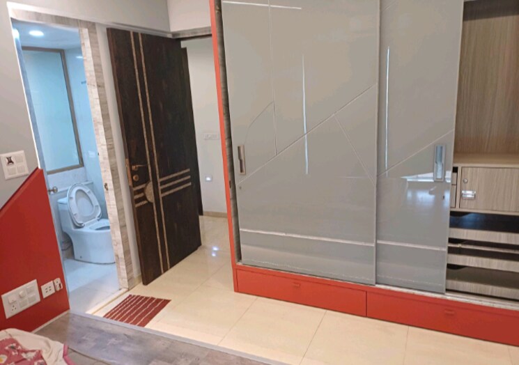 Room, hiranandani-meadows 3 Bedroom 1300 Sq.Ft. Apartment In Manpada Thane 9656921