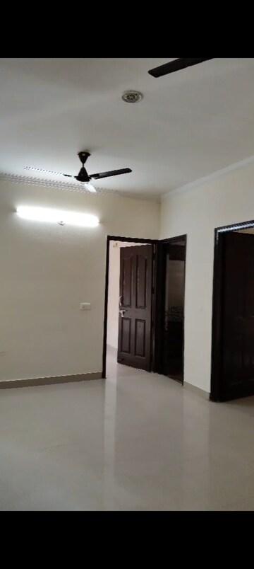 Room in 2 BHK Apartment at Vasu Fortune Residency, Raj Nagar Extension – for Rent