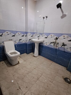 Attached Bathroom in  Pg at Sector 63 – for Rent