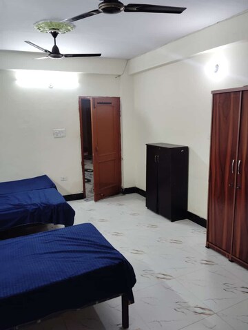 Room in  Pg at Sector 63 – for Rent